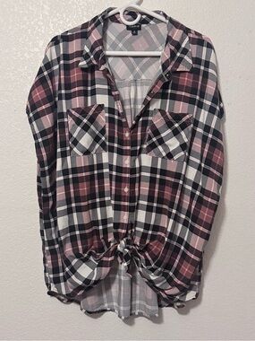 TORRID  Black and White Patterned Top